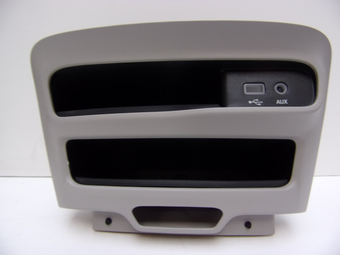 CHRYSLER PACIFICA 16- PANEL USB AUX 6EM051D2AD