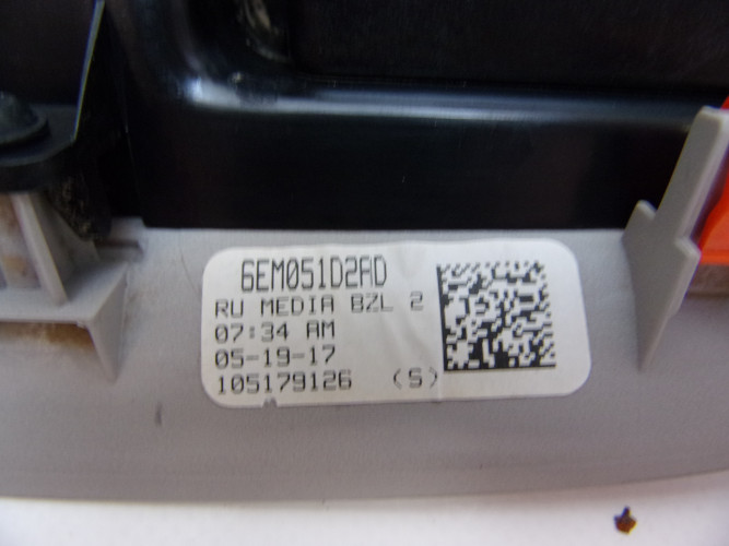 CHRYSLER PACIFICA 16- PANEL USB AUX 6EM051D2AD