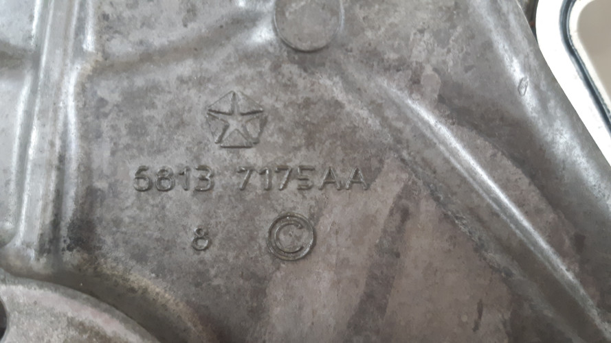 JEEP CHEROKEE KL 3.2 OBUDOWA ROZRZĄDU 68137175AA