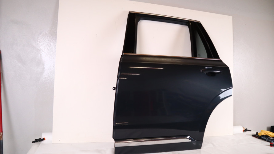 VOLVO XC90 II DRZWI LEWE TYŁ 492