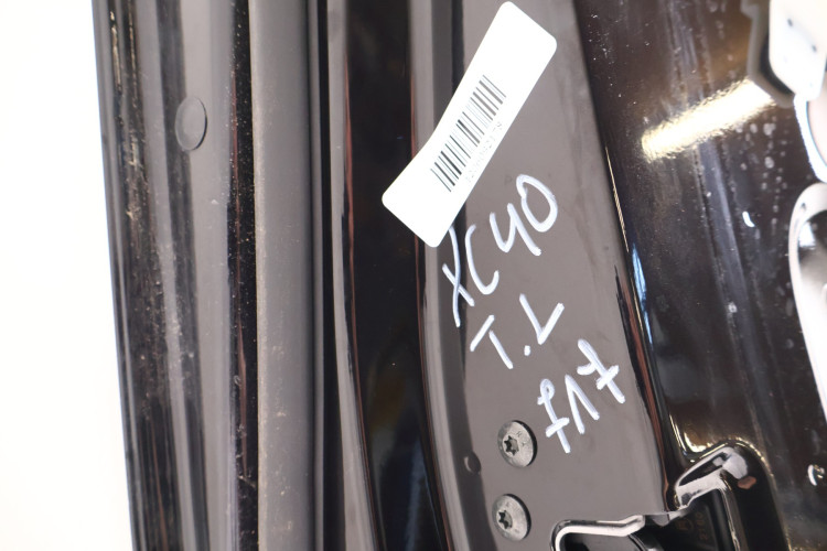 VOLVO XC40 DRZWI LEWE TYŁ 717