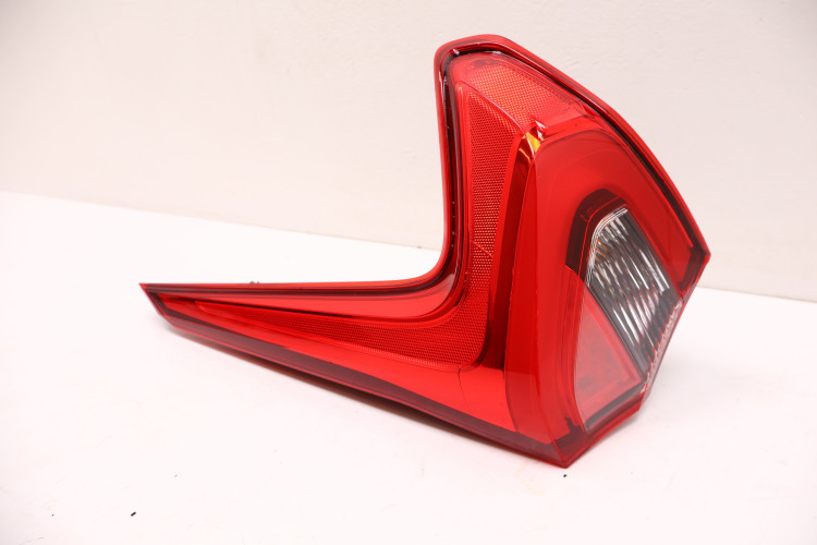 MITSUBISHI ECLIPSE CROSS LAMPA PRAWA TYŁ