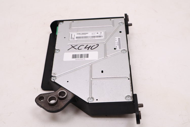 VOLVO XC40 WZMACNIACZ HARMAN/KARDON 32265526