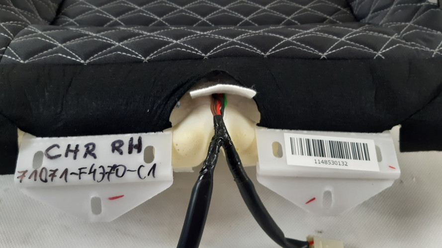 TOYOTA C-HR TAPICERKA SIEDZISKO FOTELA PRAWY PRZÓD 71071-F4370-C1