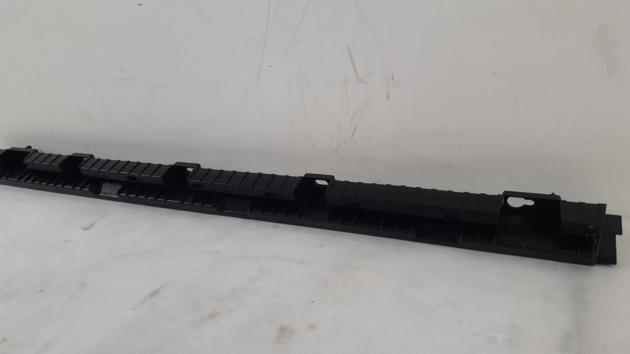 VOLVO XC90 II ŚLIZG MOCOWANIE LISTWY PROGOWEJ LEWY PRZÓD 31395855
