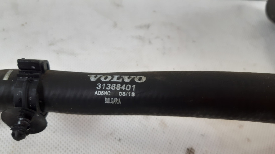 VOLVO V60 II 2.0 D4 RURA PRZEWÓD WODY 31368401