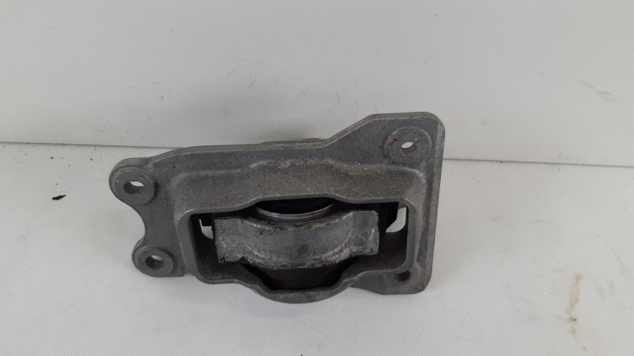 VOLVO V60 II 2.0 D4 ŁAPA PODUSZKA SILNIKA 32255204
