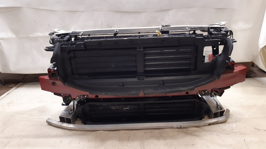 VOLVO V60 II 2.0 D4 PAS PRZEDNI CHŁODNICE P31657360, 32252295