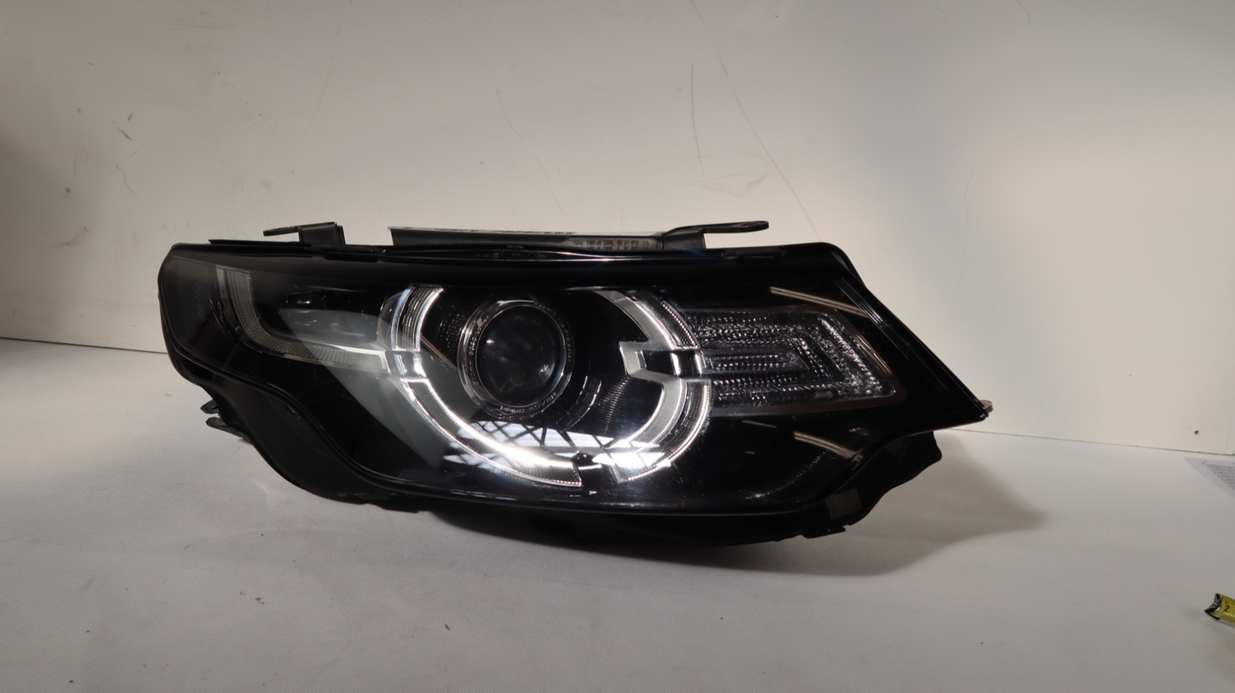 LAND ROVER DISCOVERY SPORT L550 LAMPA PRAWA PRZÓD FK72-13W029-EG