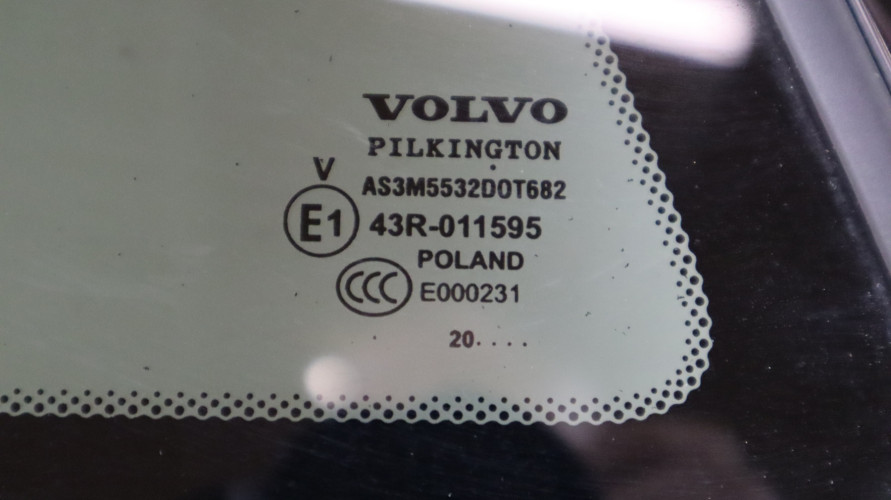 VOLVO V60 II SZYBA KAROSERYJNA LEWA