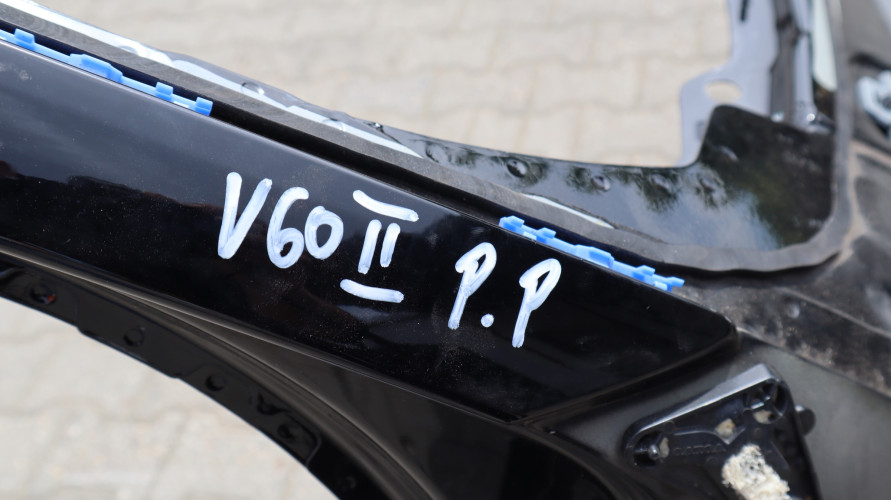 VOLVO V60 II ĆWIARTKA PRAWA PRZÓD 19 019