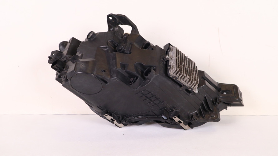 VOLVO XC60 II LAMPA LEWA PRZÓD UK 32133546