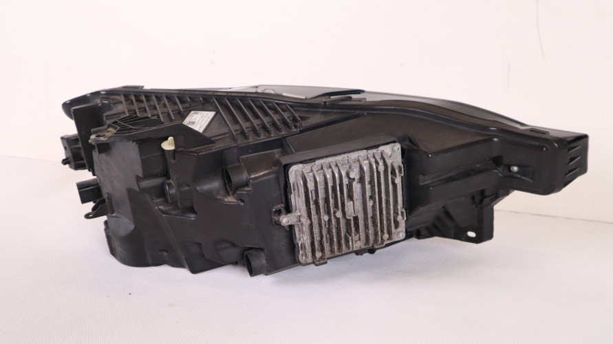 VOLVO XC60 II LAMPA LEWA PRZÓD UK 32133546