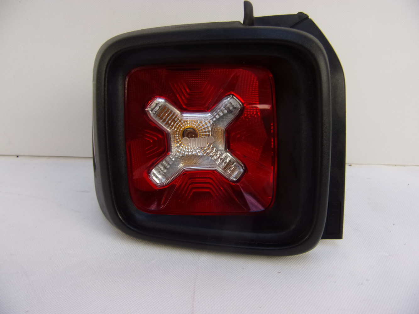 JEEP RENEGADE LAMPA LEWA TYŁ 51953121