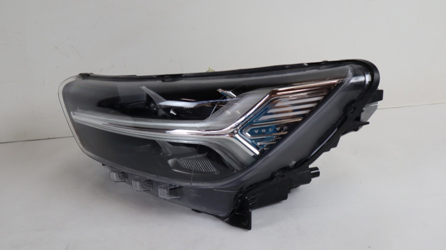 VOLVO XC40 LAMPA LEWA PRZÓD 31655988