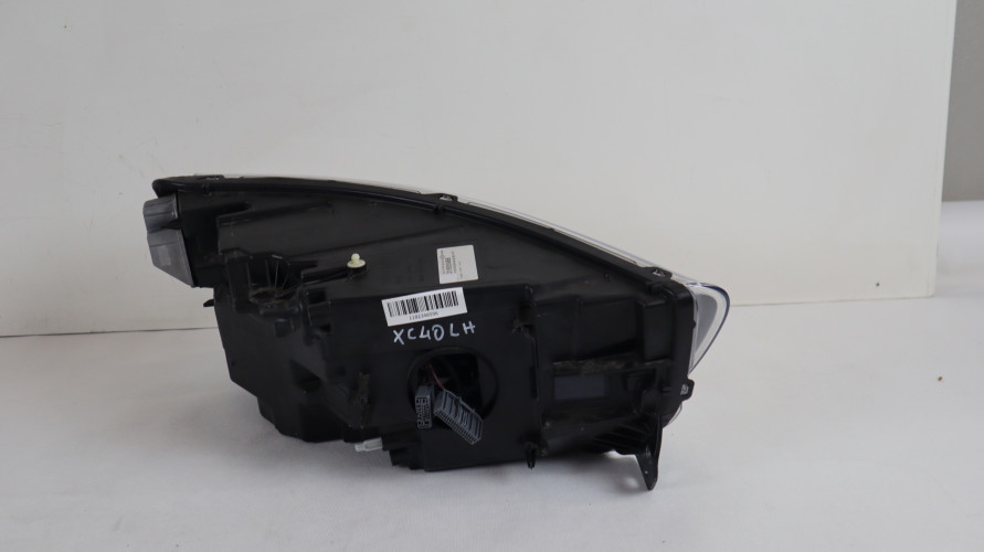 VOLVO XC40 LAMPA LEWA PRZÓD 31655988