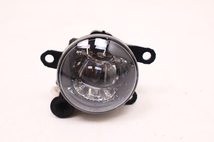 VOLVO XC40 HALOGEN LAMPA PRZECIWMGIELNA LEWA 32228883