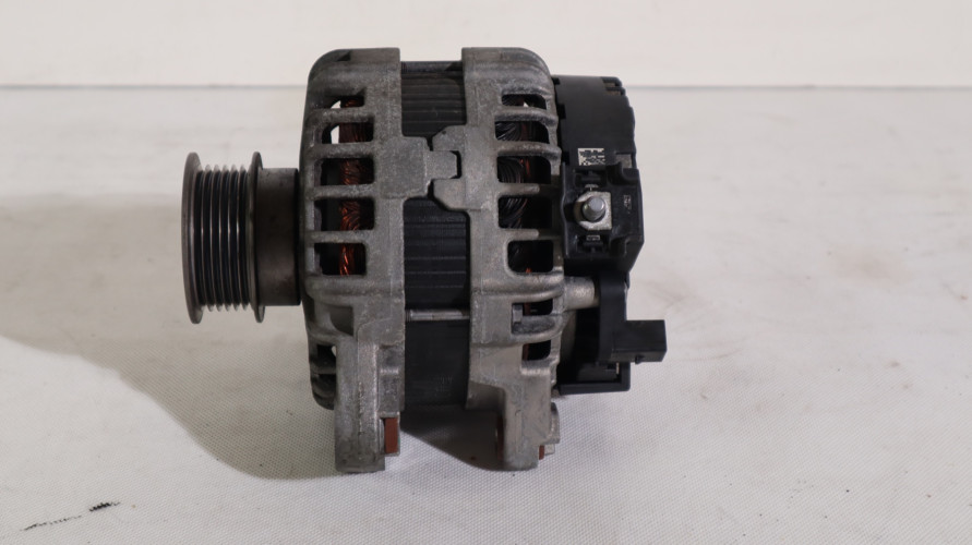 VOLVO XC40 2.0 T4 ALTERNATOR 31489212