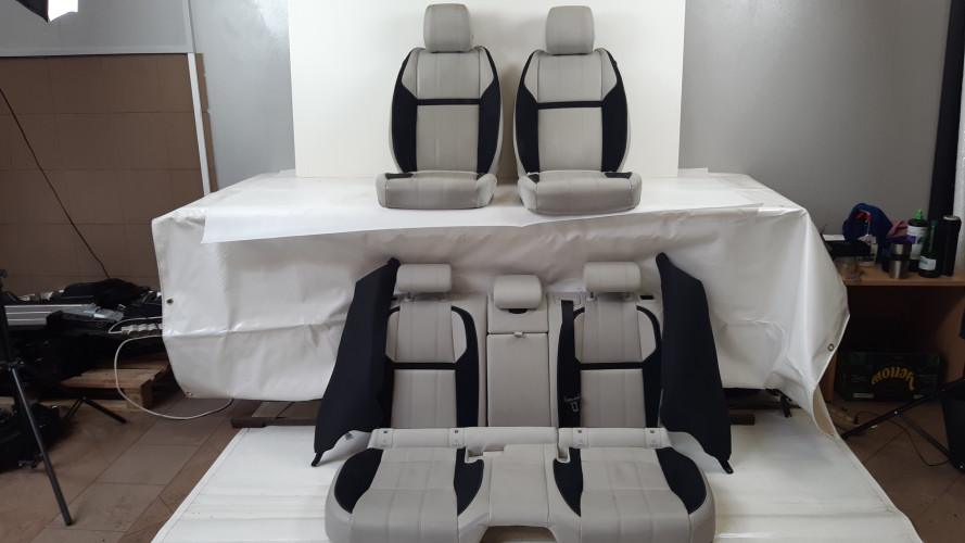 RANGE ROVER VELAR L560 TAPICERKA FOTELI KOMPLET