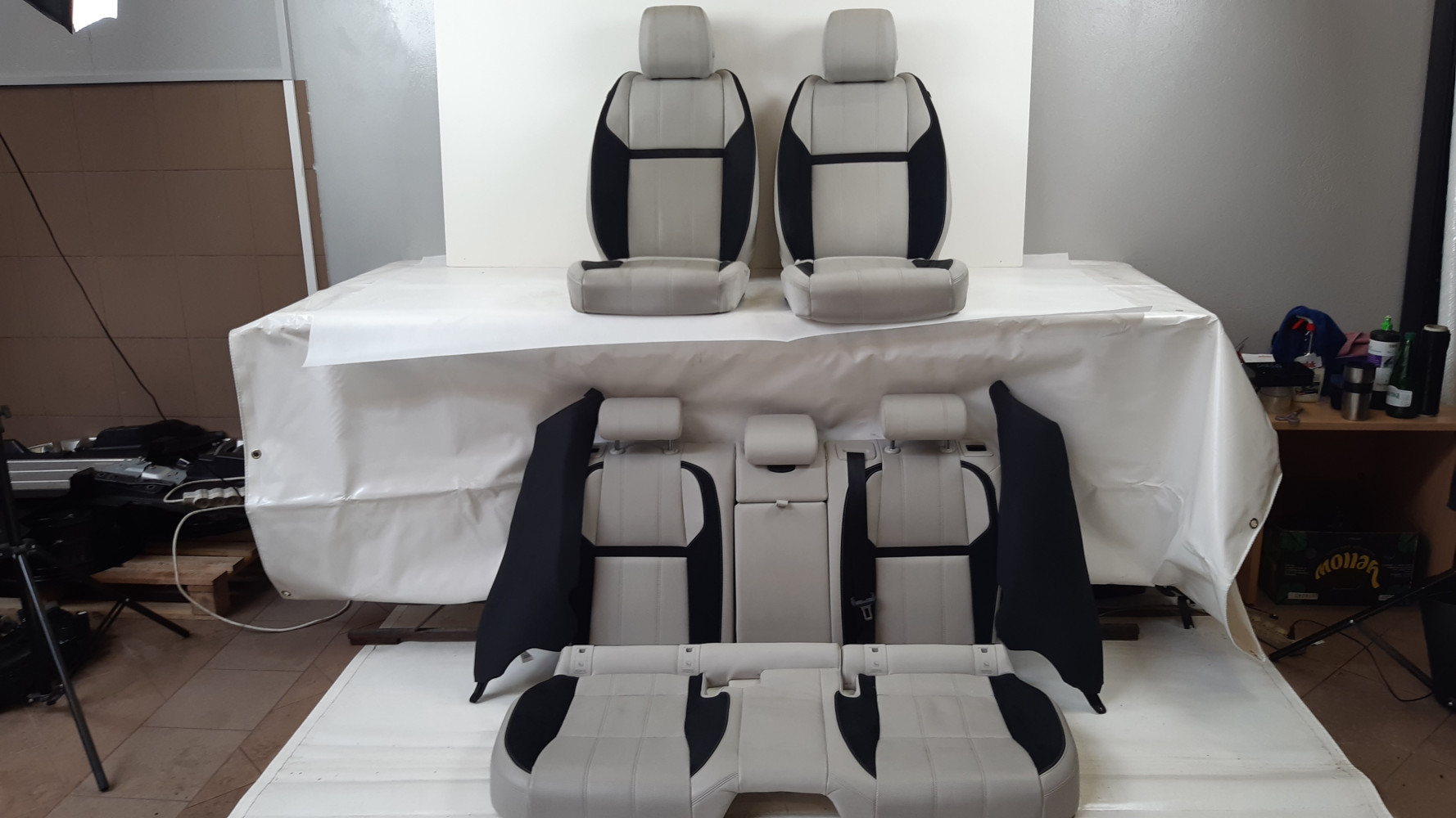 RANGE ROVER VELAR L560 TAPICERKA FOTELI KOMPLET