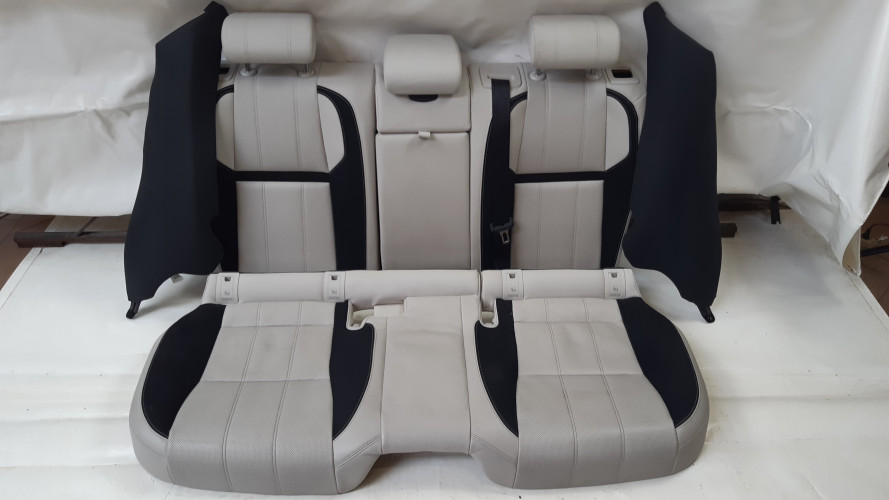 RANGE ROVER VELAR L560 TAPICERKA FOTELI KOMPLET