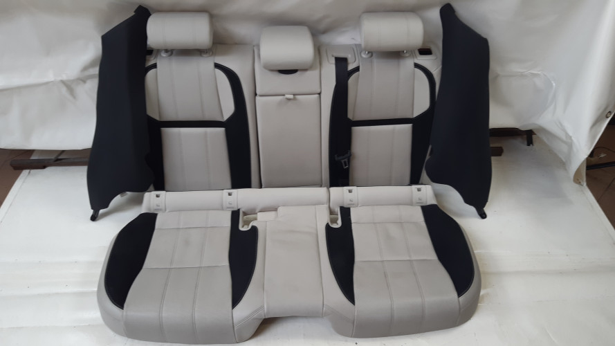 RANGE ROVER VELAR L560 TAPICERKA FOTELI KOMPLET