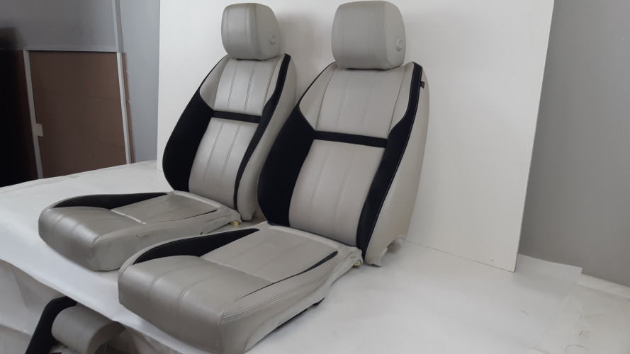RANGE ROVER VELAR L560 TAPICERKA FOTELI KOMPLET