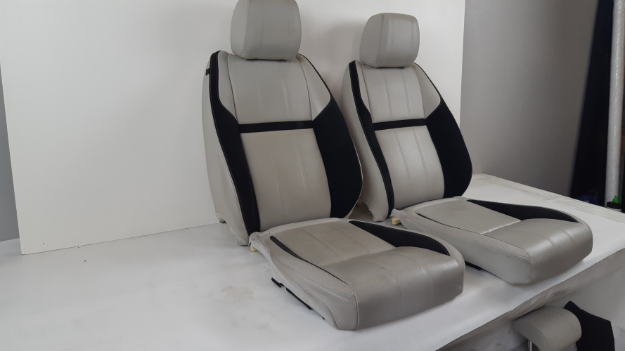 RANGE ROVER VELAR L560 TAPICERKA FOTELI KOMPLET