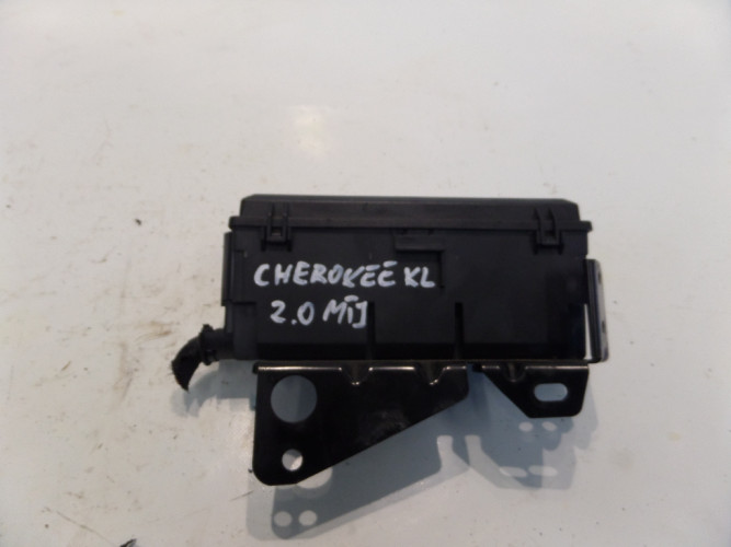 JEEP CHEROKEE KL 2.0 CRD SKRZYNKA BEZPIECZNIKÓW