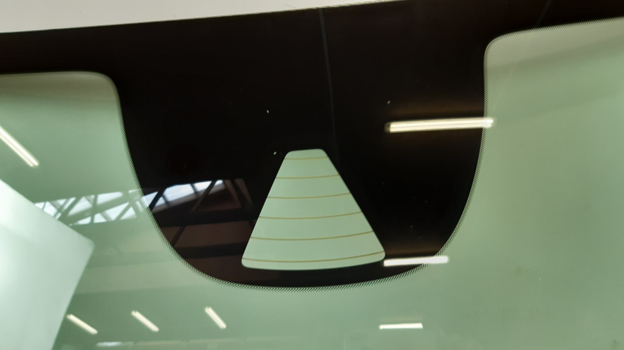 VOLVO XC40 SZYBA CZOŁOWA