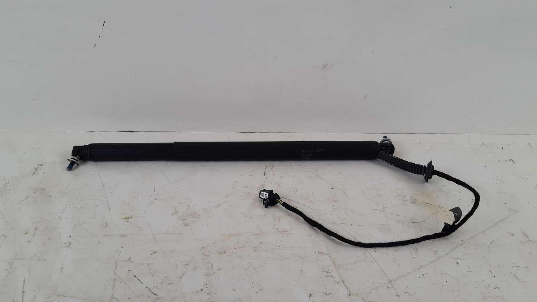 VOLVO XC90 II SIŁOWNIK KLAPY BAGAŻNIKA 31663099