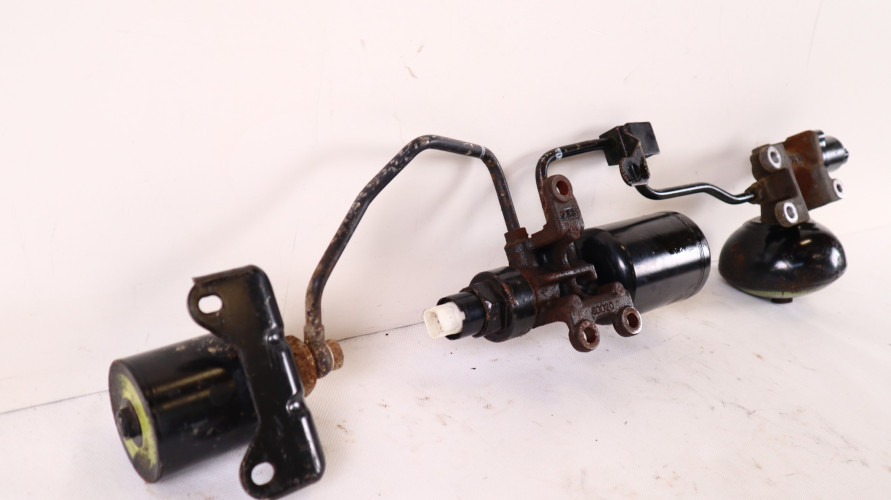 TOYOTA LAND CRUISER 200 4.5 V8 SFERA GRUSZKA ZAWIESZENIE HYDRAULICZNE PRAWE 49010-60010