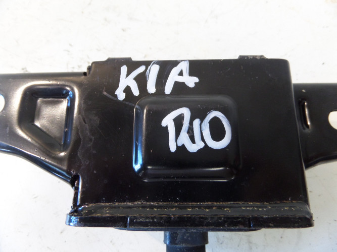  KIA RIO 1.4 CRDI IV 17- ŁAPA PODUSZKA SKRZYNI 21824-F3100