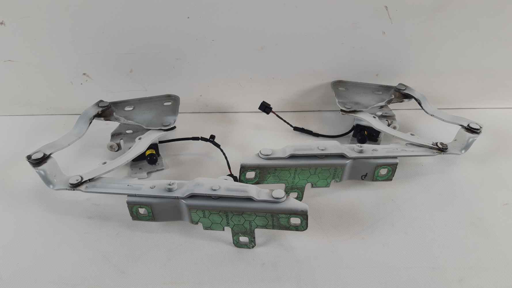 RANGE ROVER EVOQUE II L551 18- ZAWIASY MASKI NABOJE J9C3-16E634-AC, K8D2-16800, K8D2-16801