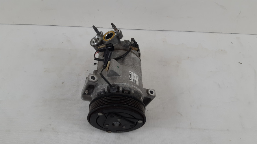 VOLVO V60 II 2.0 D4 SPRĘŻARKA KLIMATYZACJI P31449067