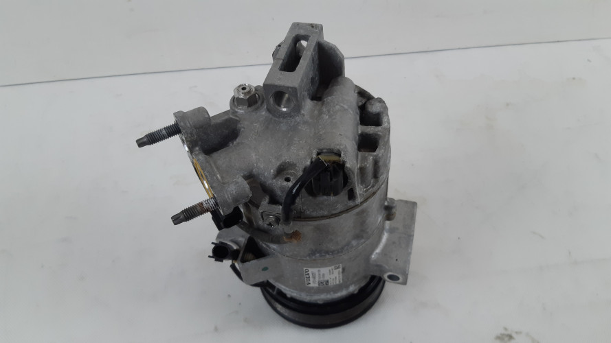 VOLVO V60 II 2.0 D4 SPRĘŻARKA KLIMATYZACJI P31449067