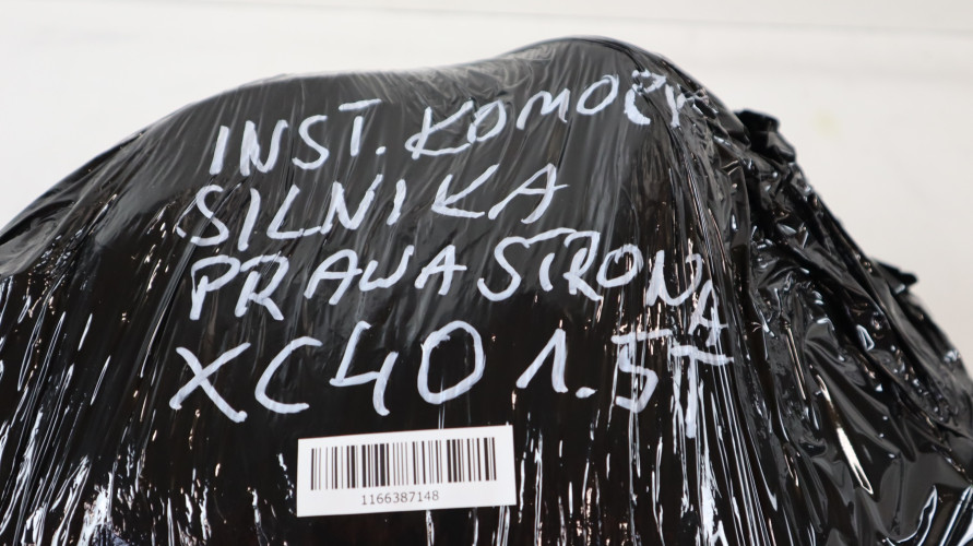 VOLVO XC40 1.5 T3 INSTALACJA KOMORY SILNIKA