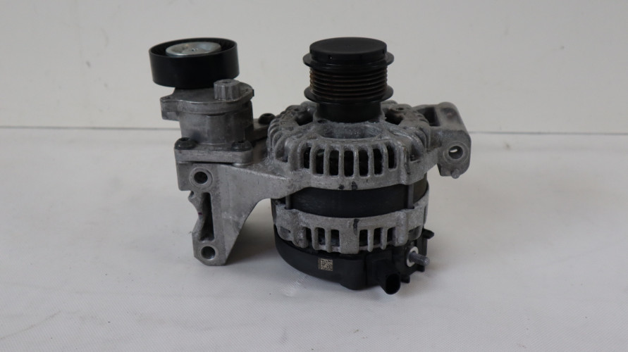 VOLVO XC40 1.5 T3 ALTERNATOR 32279255