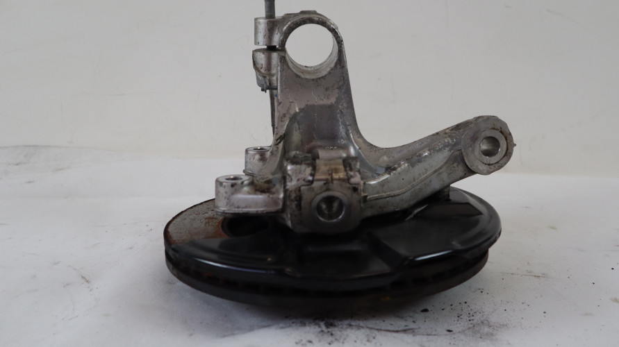 VOLVO XC40 1.5 T3 PIASTA ZWROTNICA PRAWA PRZÓD 32221857, 32217578