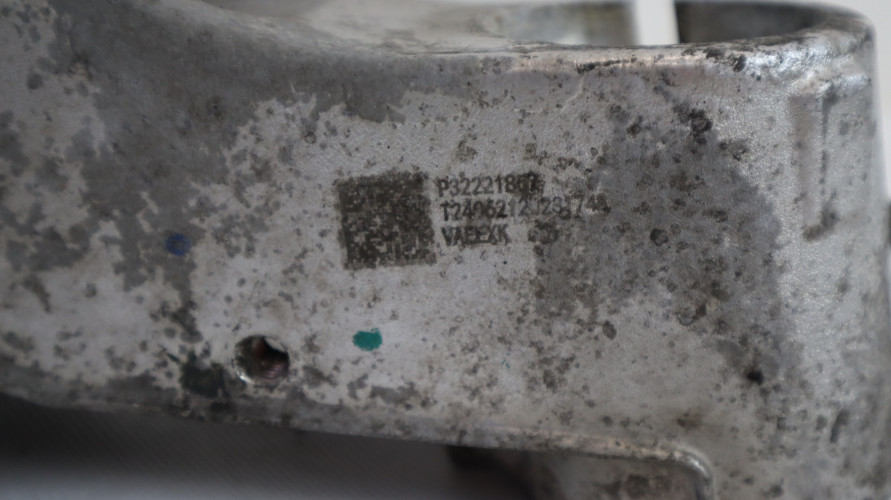 VOLVO XC40 1.5 T3 PIASTA ZWROTNICA PRAWA PRZÓD 32221857, 32217578