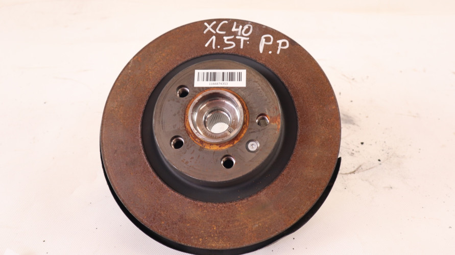 VOLVO XC40 1.5 T3 PIASTA ZWROTNICA PRAWA PRZÓD 32221857, 32217578