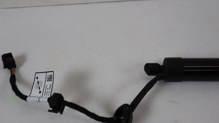VOLVO XC40 SIŁOWNIK KLAPY BAGAŻNIKA LEWY 6 PIN 32296296