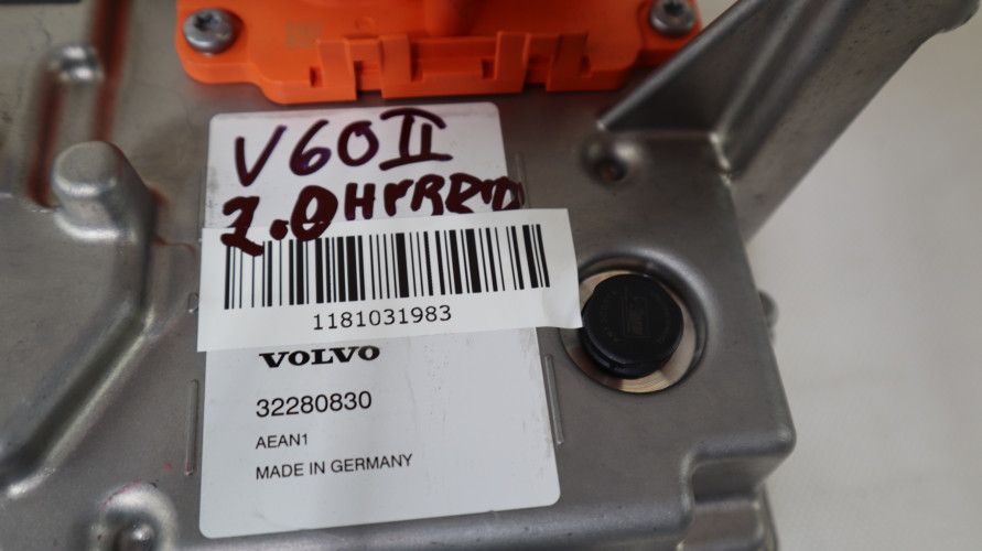 VOLVO V60 II 2.0 T6 PLUG IN HYBRID INWENTER KONWENTER FALOWNIK PRZETWORNICA 32280830