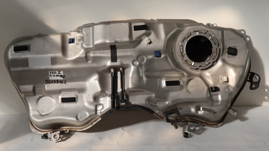 VOLVO V60 II 2.0 T6 PLUG IN HYBRID ZBIORNIK PALIWA 32139162, 32139240, 32139244, 32139241