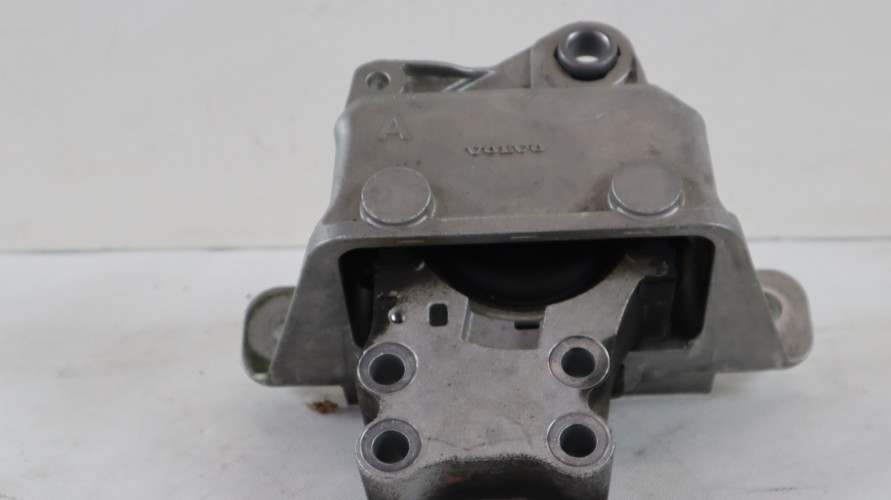 VOLVO XC40 1.5 T2 ŁAPA PODUSZKA SILNIKA 32298325