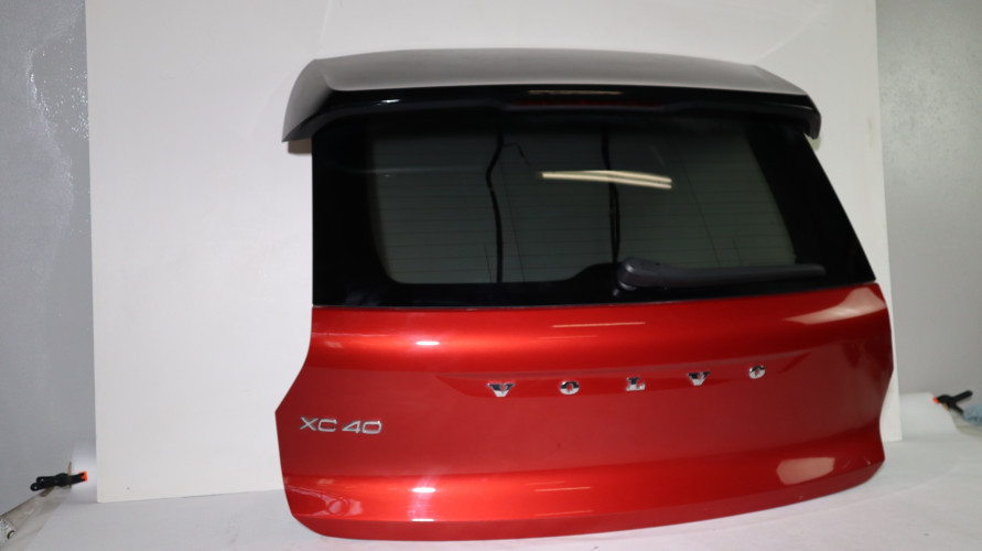 VOLVO XC40 KLAPA BAGAŻNIKA 725