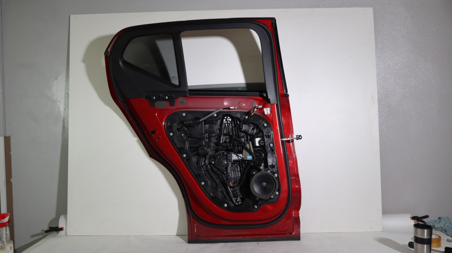 VOLVO XC40 DRZWI LEWE TYŁ 725