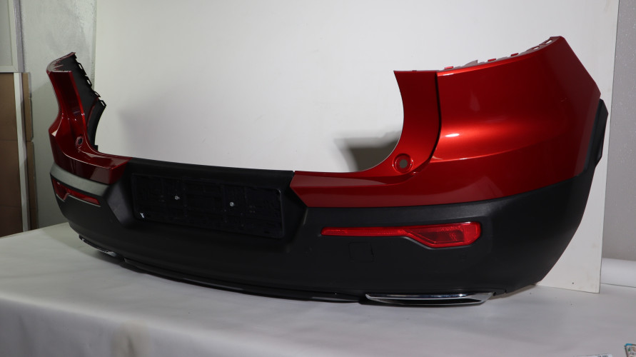 VOLVO XC40 R-DESIGN ZDERZAK TYŁ 725
