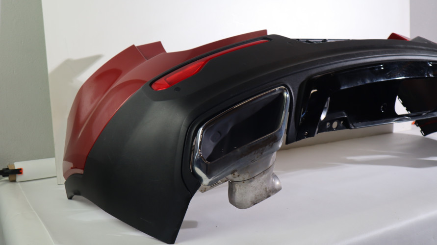 VOLVO XC40 R-DESIGN ZDERZAK TYŁ 725