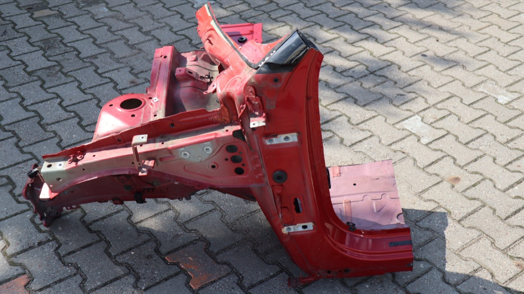 VOLVO XC40 ĆWIARTKA LEWA PRZÓD 725